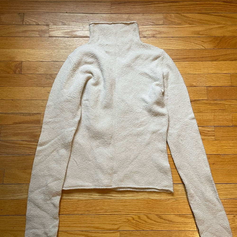 Aritzia Wilfred cream long sleeve turtleneck sweater